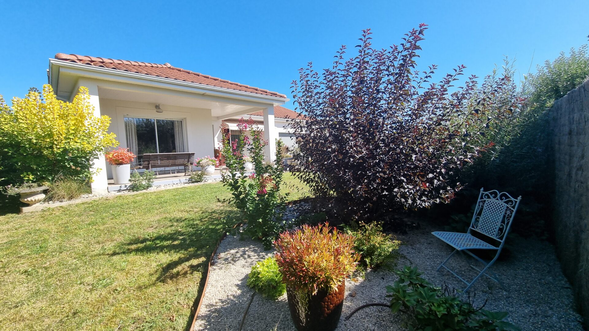 vue porche maison viager occupé Ytrac