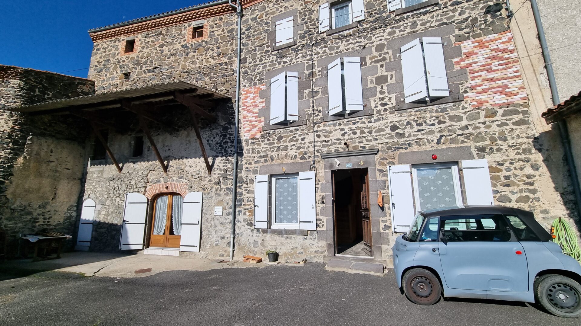 facade maison viager occupé Solignat